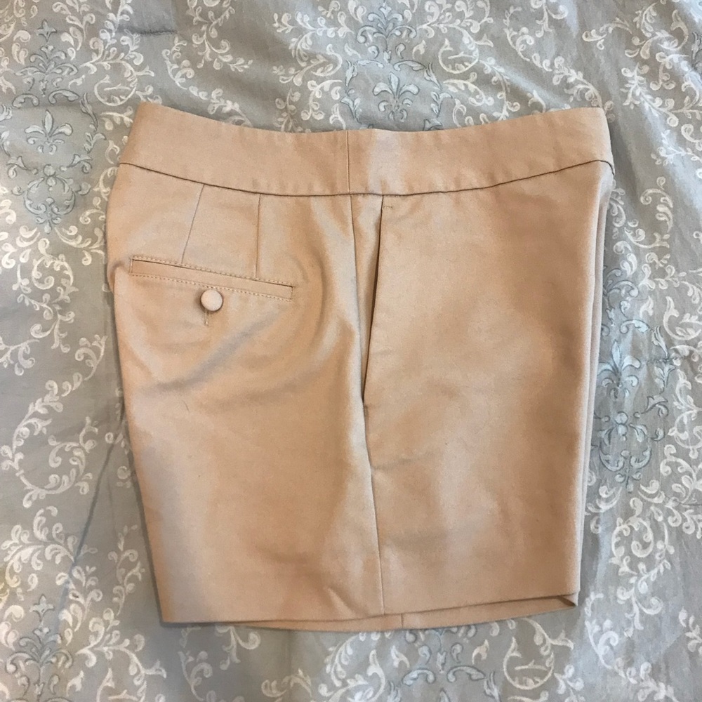 Express, size 8 dress shorts-In Great Condition